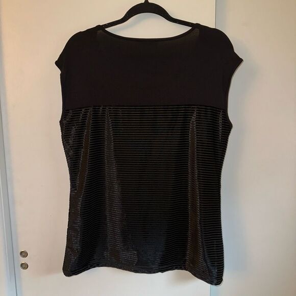 Calvin Klein Women’s Black Velvet Pattern Tee Large NWOT - Picture 5 of 12